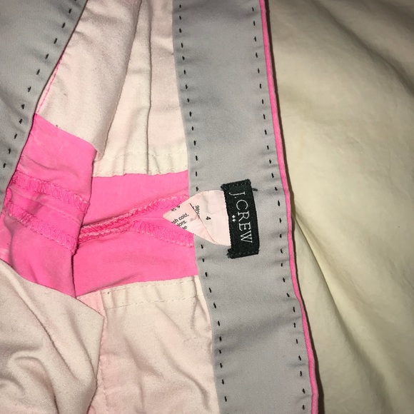 Size 4 J Crew Pink shorts - Picture 3 of 4